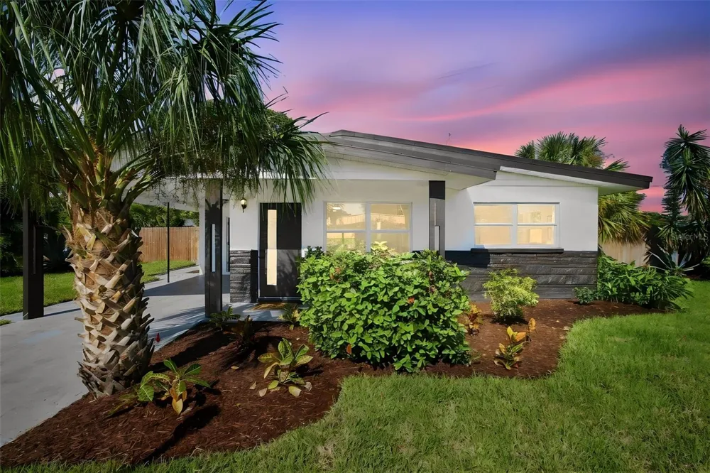 1204 65TH STREET NW Bradenton, FL 34209