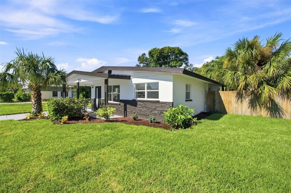 1204 65TH STREET NW Bradenton, FL 34209