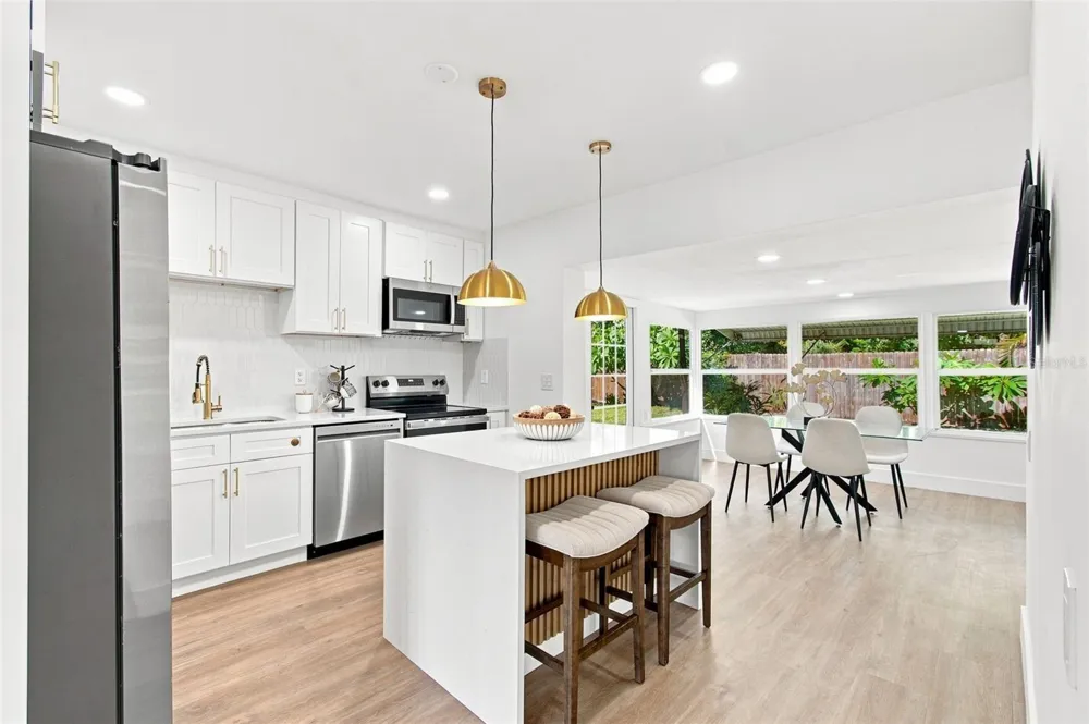 1204 65TH STREET NW Bradenton, FL 34209
