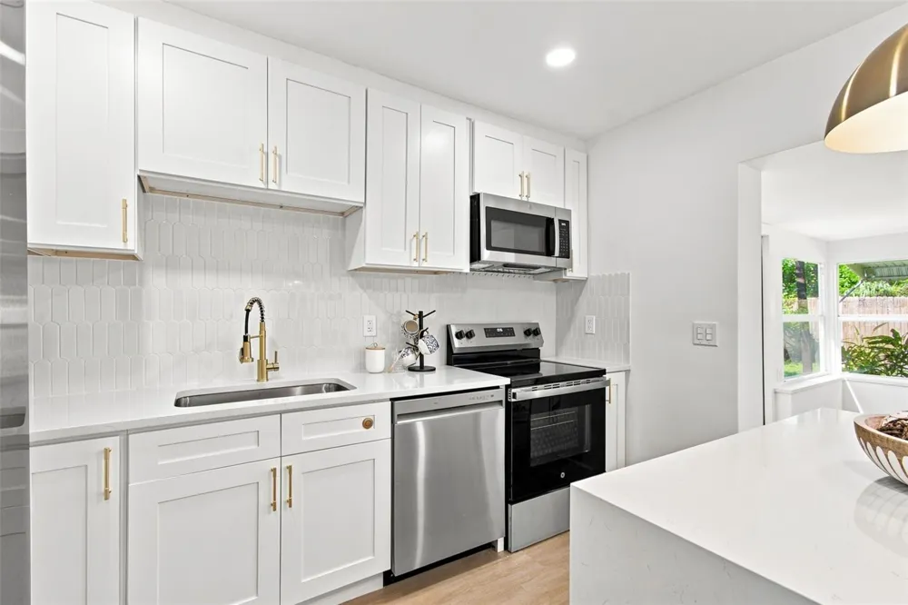 1204 65TH STREET NW Bradenton, FL 34209