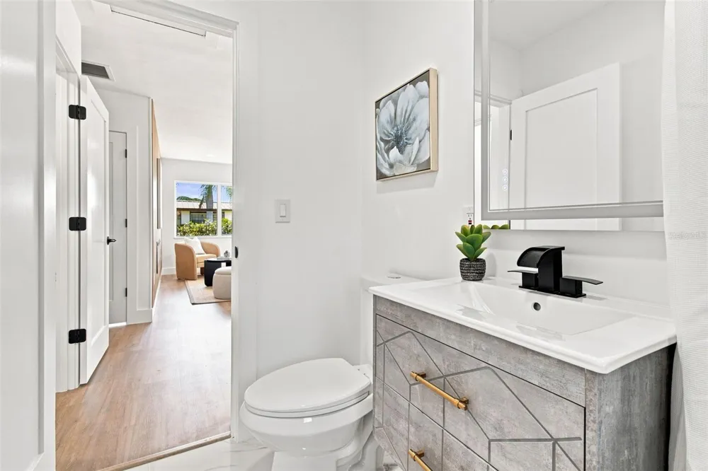 1204 65TH STREET NW Bradenton, FL 34209