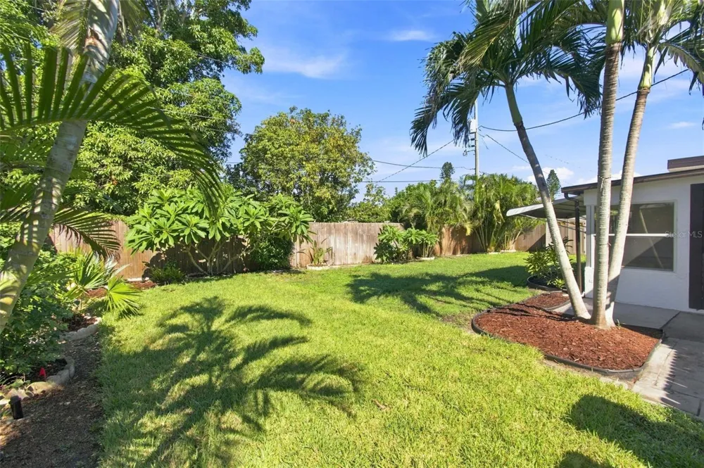 1204 65TH STREET NW Bradenton, FL 34209