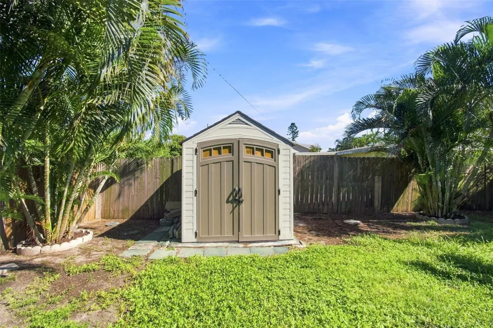1204 65TH STREET NW Bradenton, FL 34209