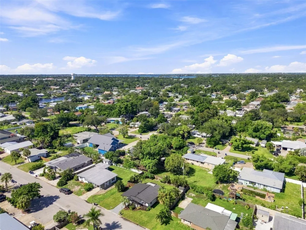 1204 65TH STREET NW Bradenton, FL 34209