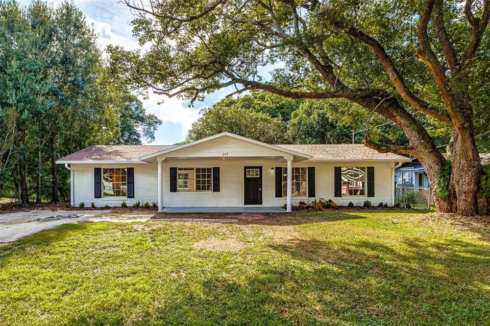 203 WOODLAND TRAIL Auburndale, FL 33823