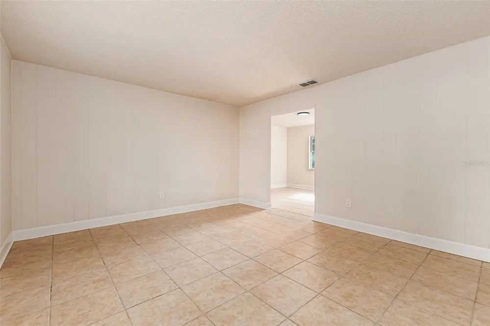 203 WOODLAND TRAIL Auburndale, FL 33823