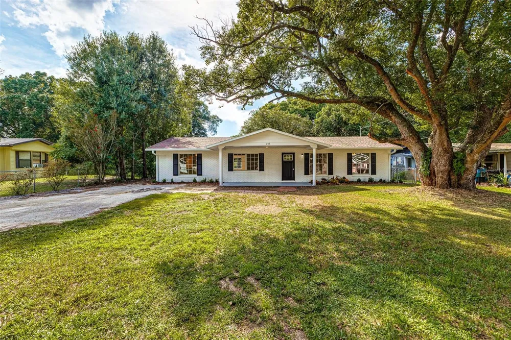 203 WOODLAND TRAIL Auburndale, FL 33823