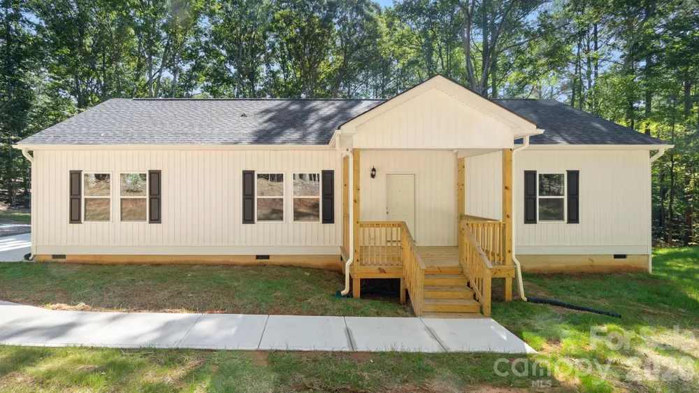 2820 rock chimney Circle Lancaster, SC 29720