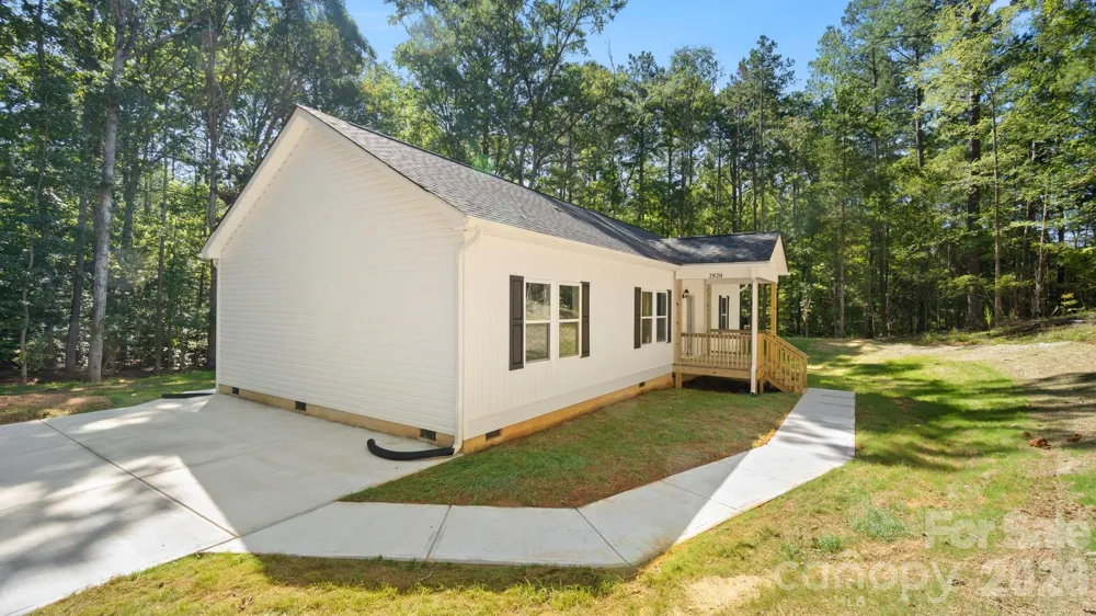 2820 rock chimney Circle Lancaster, SC 29720