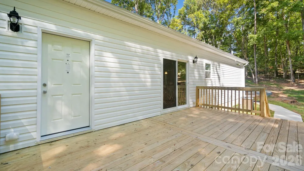 2820 rock chimney Circle Lancaster, SC 29720