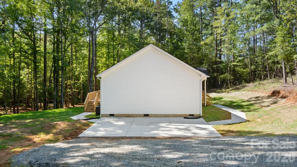 2820 rock chimney Circle Lancaster, SC 29720