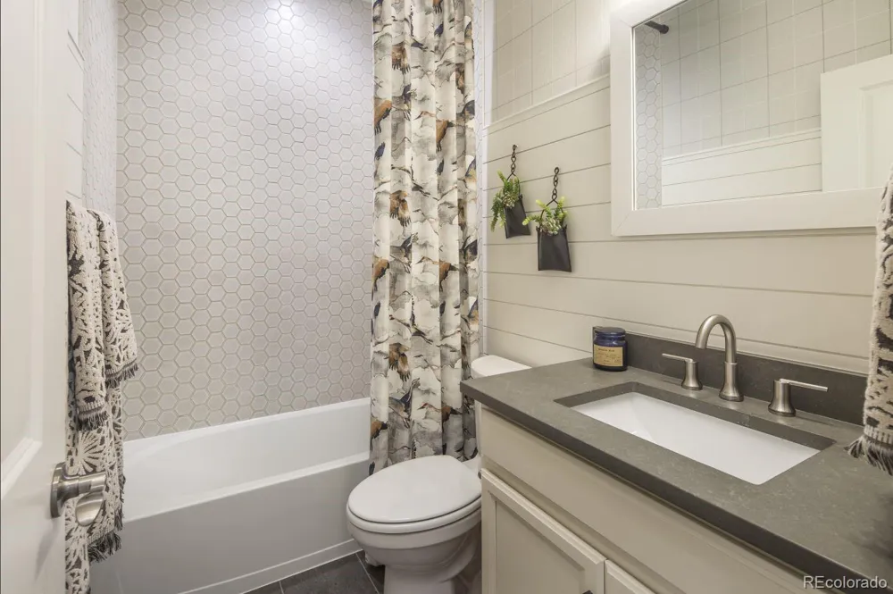 8405 S Winnipeg Court Aurora, CO 80016