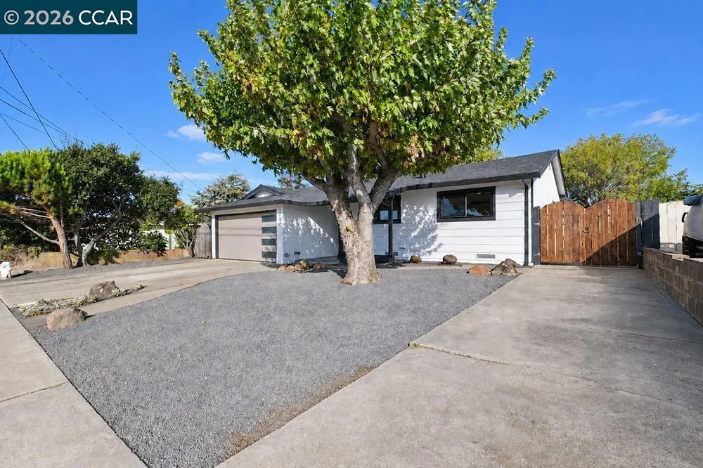 2261 Del Monte Dr San Pablo, CA 94806