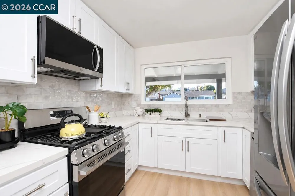 2261 Del Monte Dr San Pablo, CA 94806