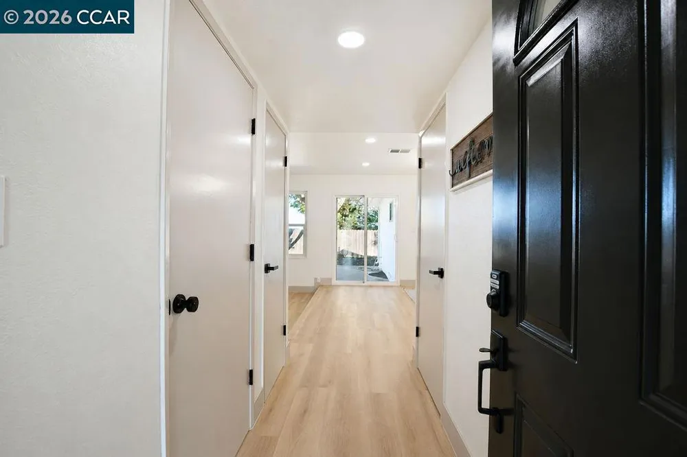 2261 Del Monte Dr San Pablo, CA 94806