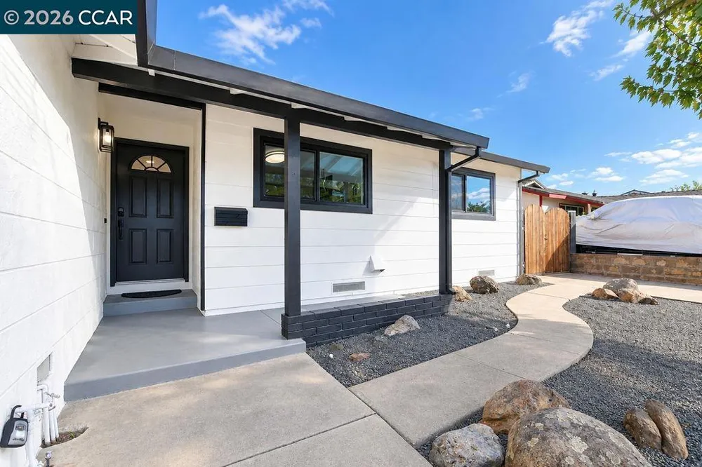2261 Del Monte Dr San Pablo, CA 94806
