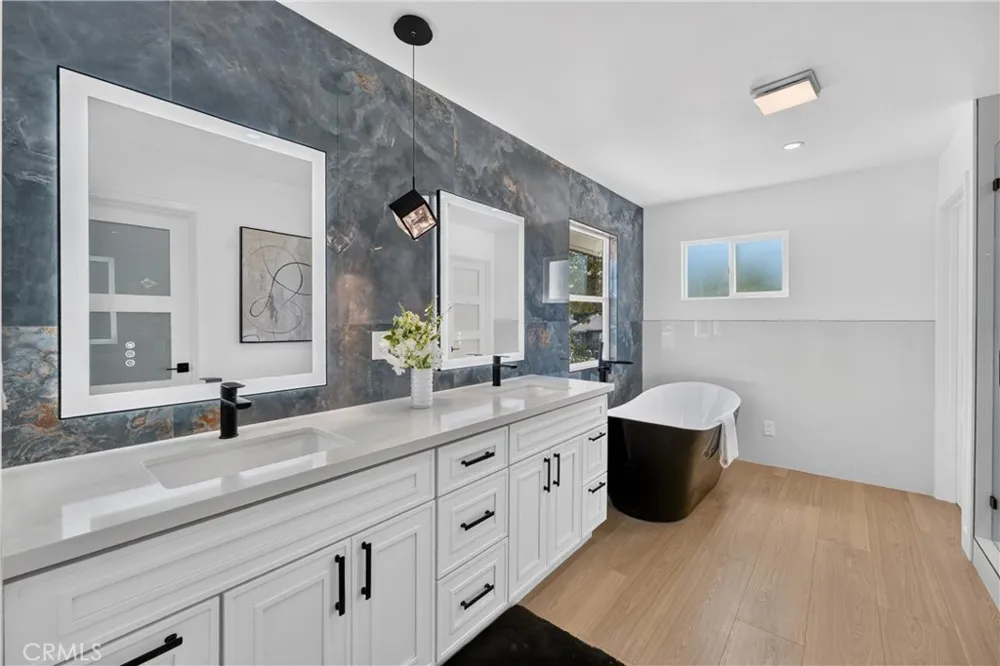 2301 Lowell Santa Ana, CA 92706