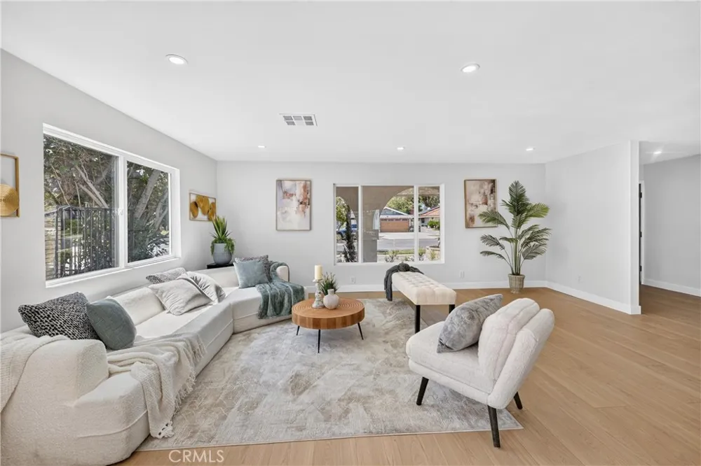 2301 Lowell Santa Ana, CA 92706