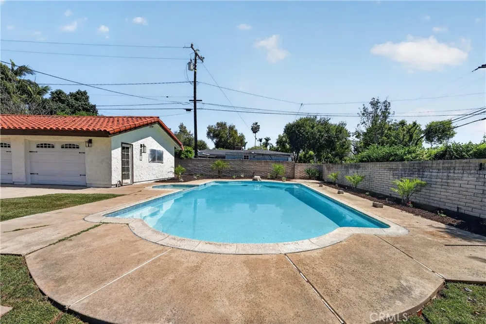 2301 Lowell Santa Ana, CA 92706