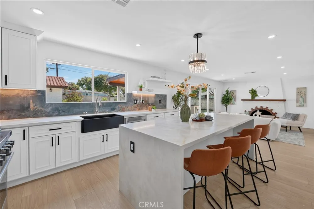 2301 Lowell Santa Ana, CA 92706