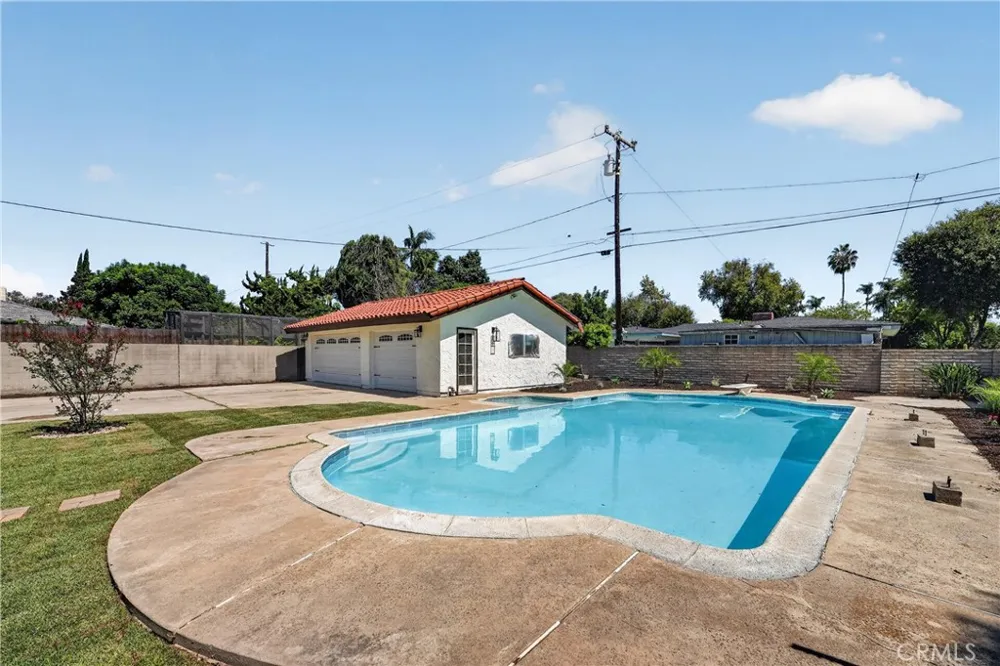 2301 Lowell Santa Ana, CA 92706