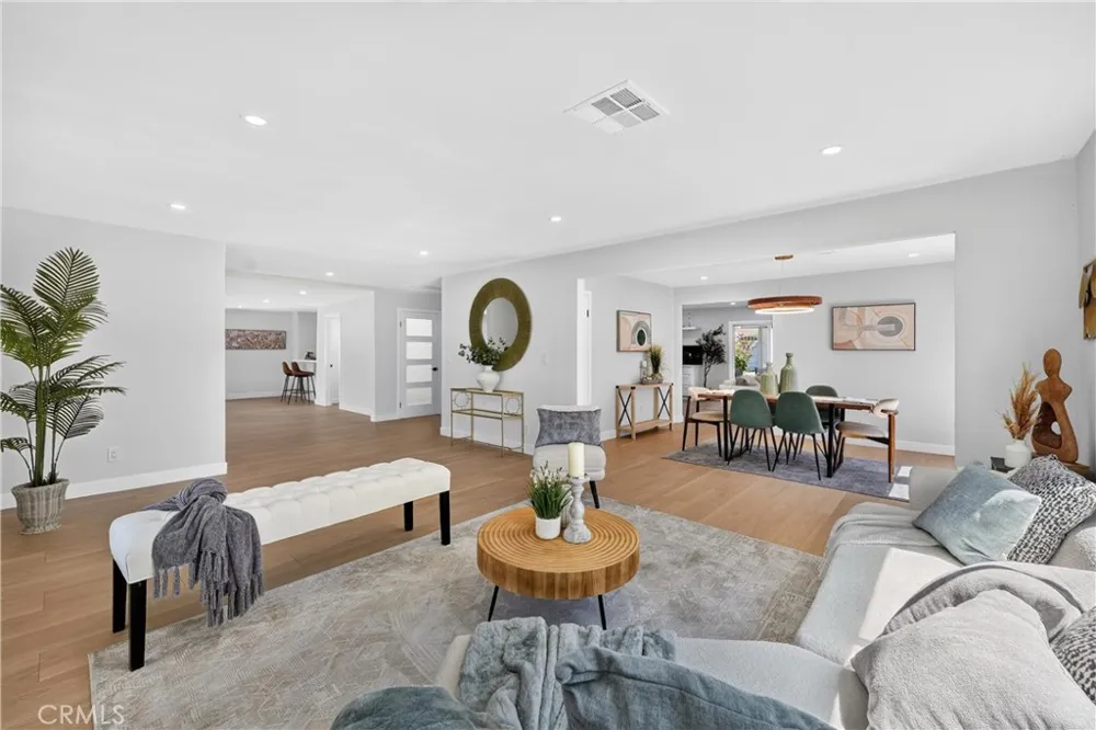 2301 Lowell Santa Ana, CA 92706