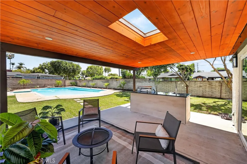 2301 Lowell Santa Ana, CA 92706