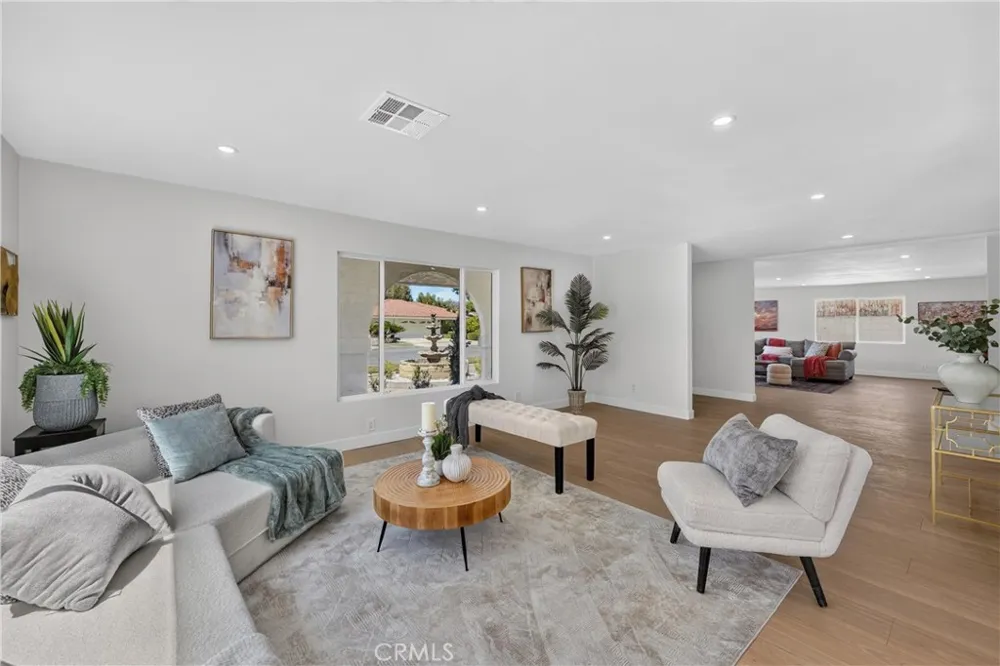 2301 Lowell Santa Ana, CA 92706
