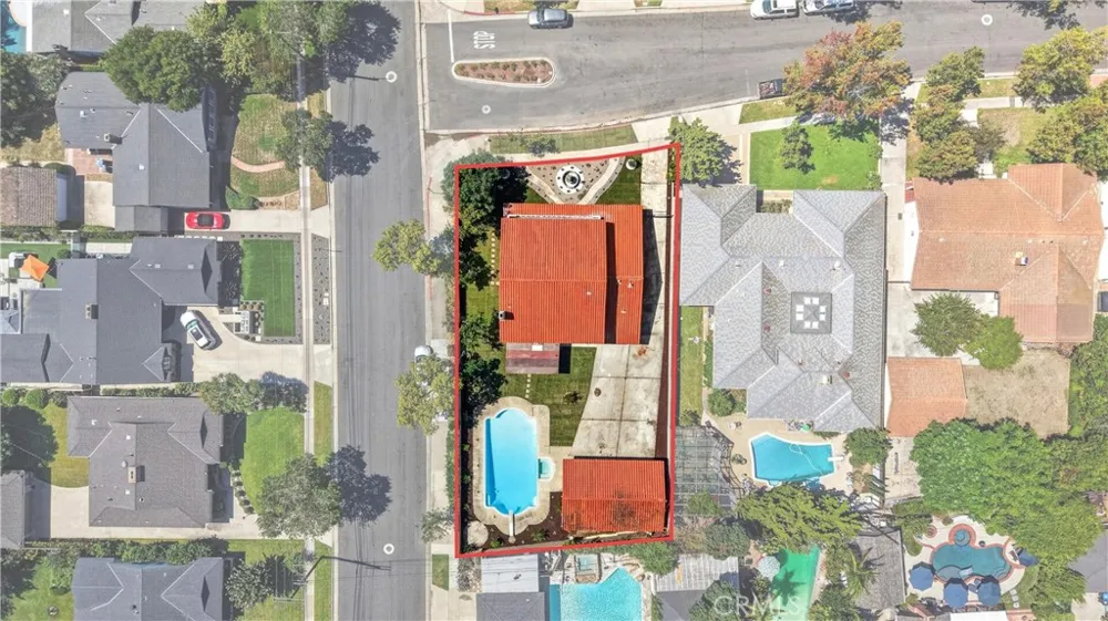 2301 Lowell Santa Ana, CA 92706