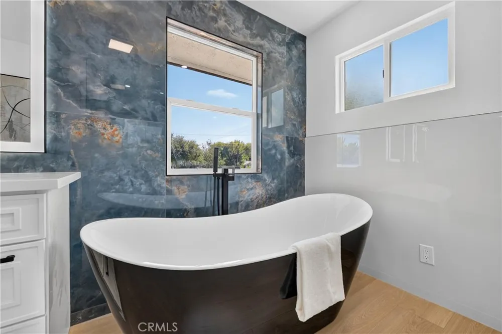 2301 Lowell Santa Ana, CA 92706