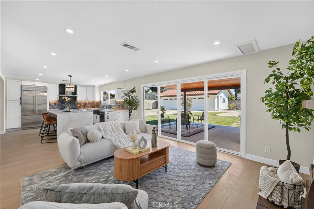 2301 Lowell Santa Ana, CA 92706