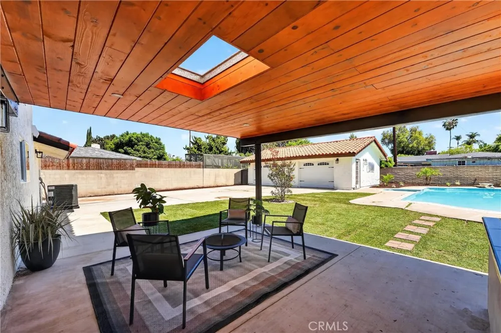 2301 Lowell Santa Ana, CA 92706