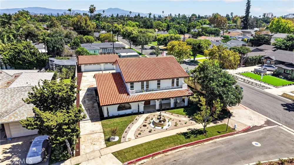 2301 Lowell Santa Ana, CA 92706