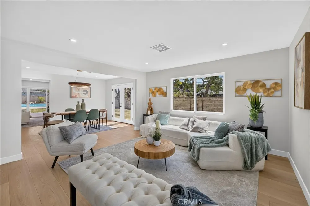 2301 Lowell Santa Ana, CA 92706