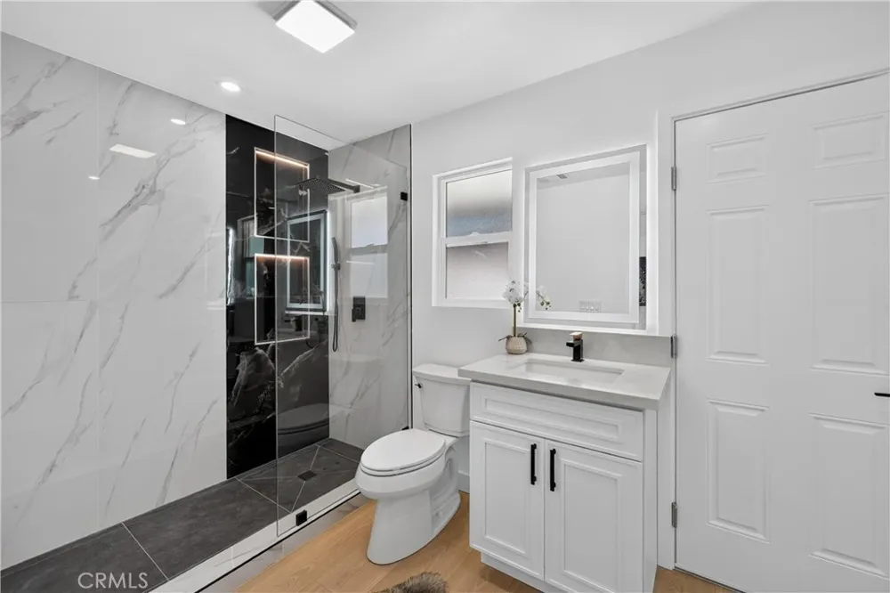 2301 Lowell Santa Ana, CA 92706