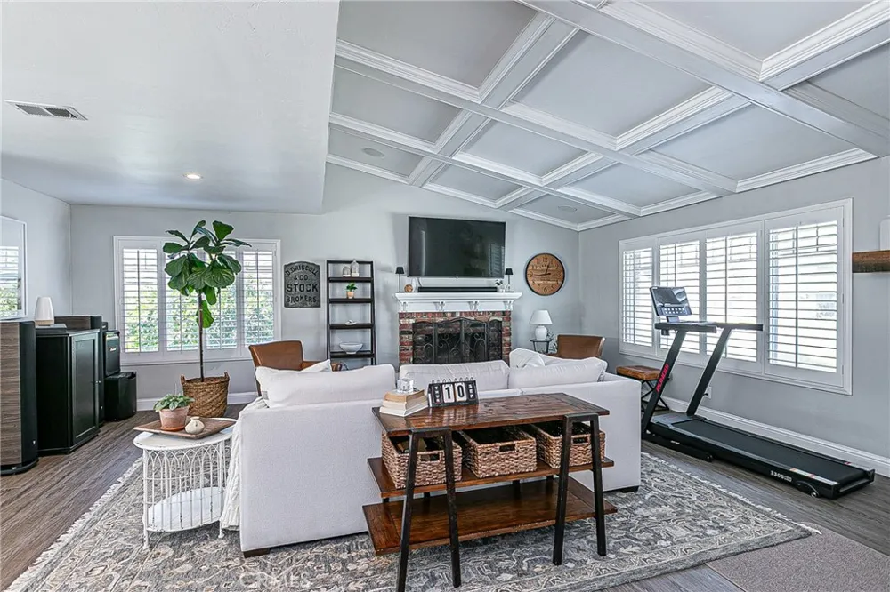 1414 Oak Knoll Santa Maria, CA 93455