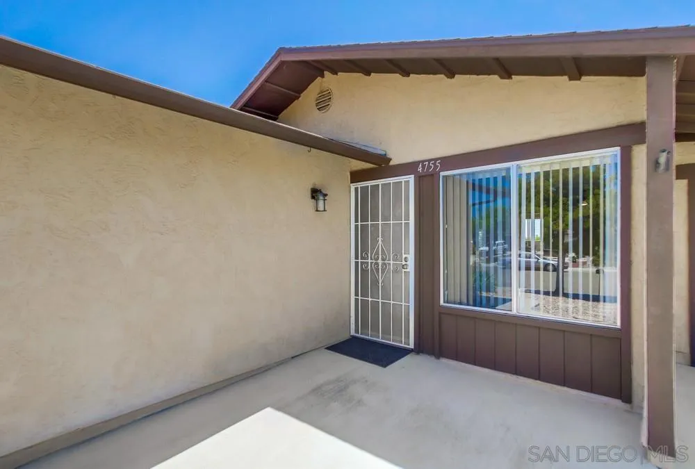 4755 Live Oak Ct Oceanside, CA 92056