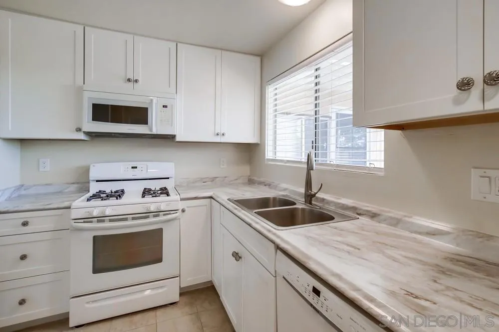 4755 Live Oak Ct Oceanside, CA 92056