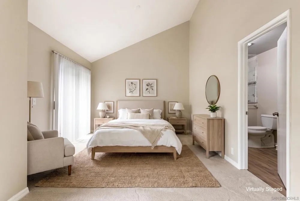 8746 Villa La Jolla Dr #51 La Jolla, CA 92037