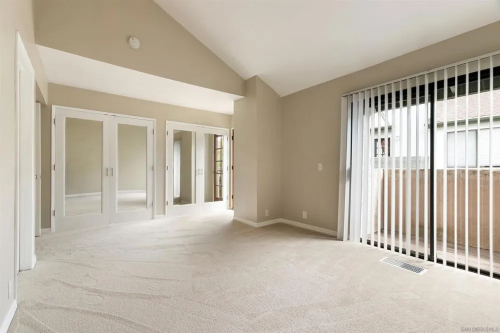 8746 Villa La Jolla Dr #51 La Jolla, CA 92037
