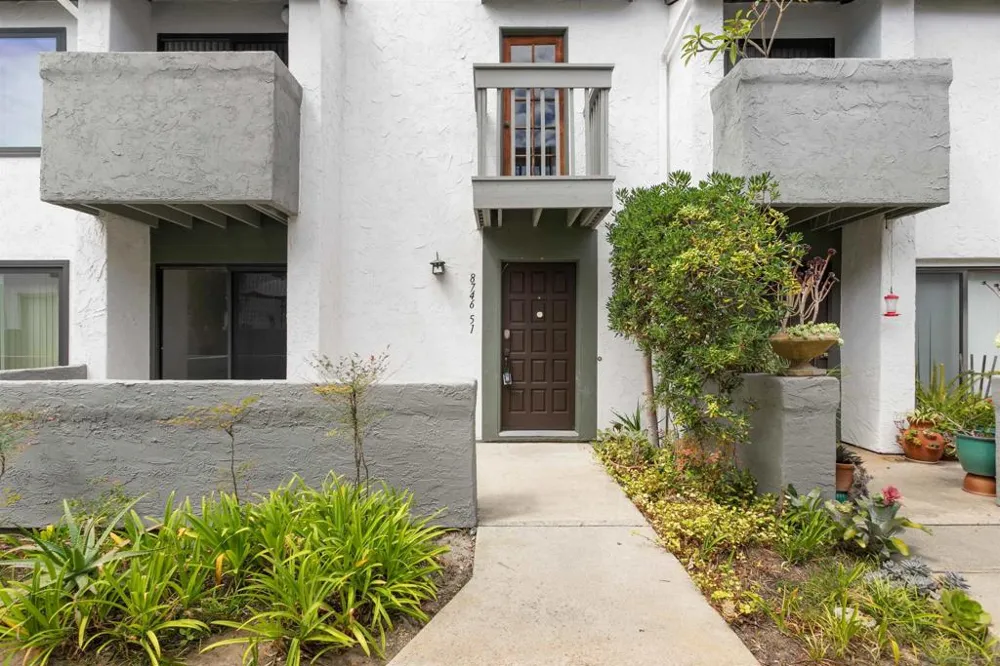 8746 Villa La Jolla Dr #51 La Jolla, CA 92037