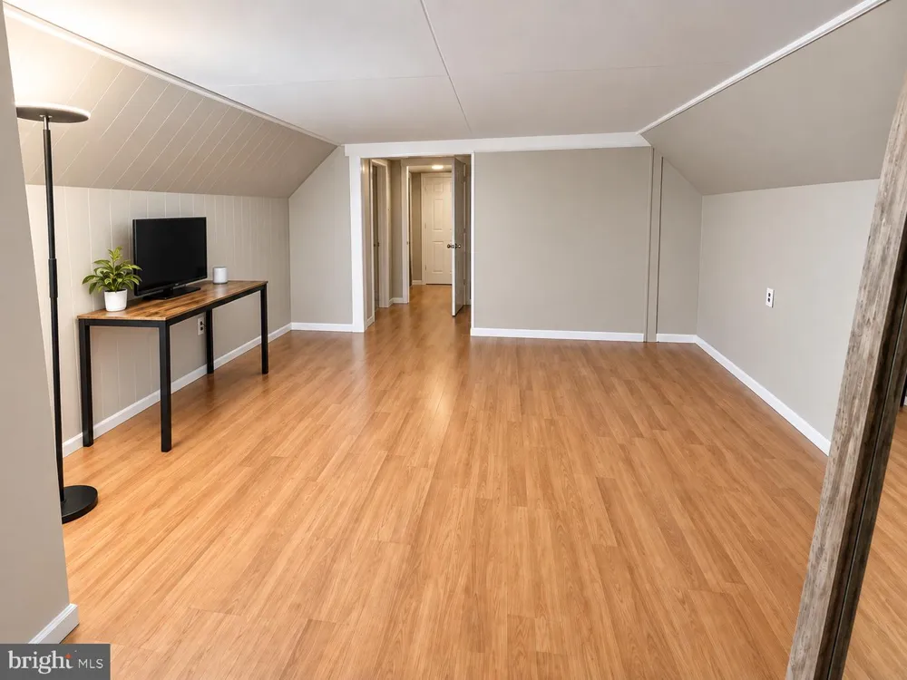 22 BRENWAL AVENUE Trenton, NJ 08618
