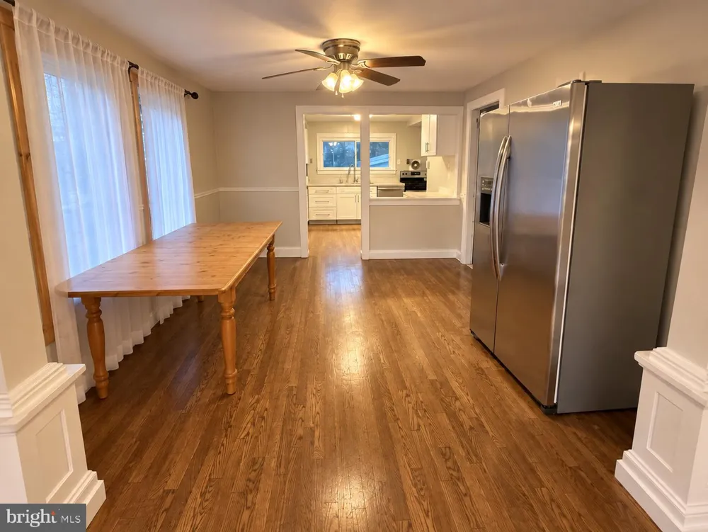 22 BRENWAL AVENUE Trenton, NJ 08618