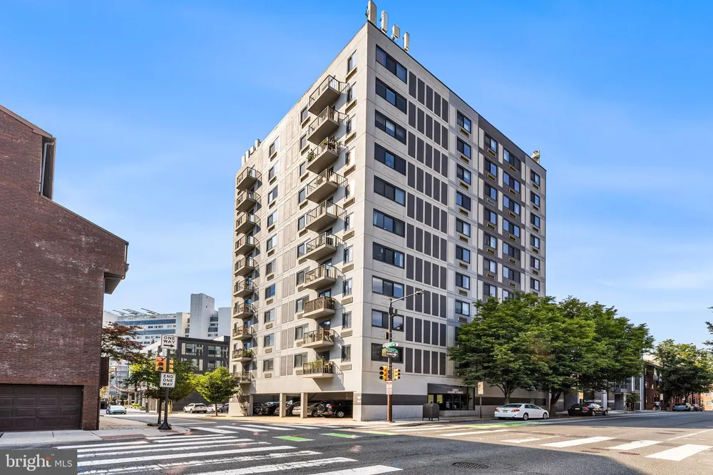 2201 CHERRY STREET #902 AND P6 Philadelphia, PA 19103