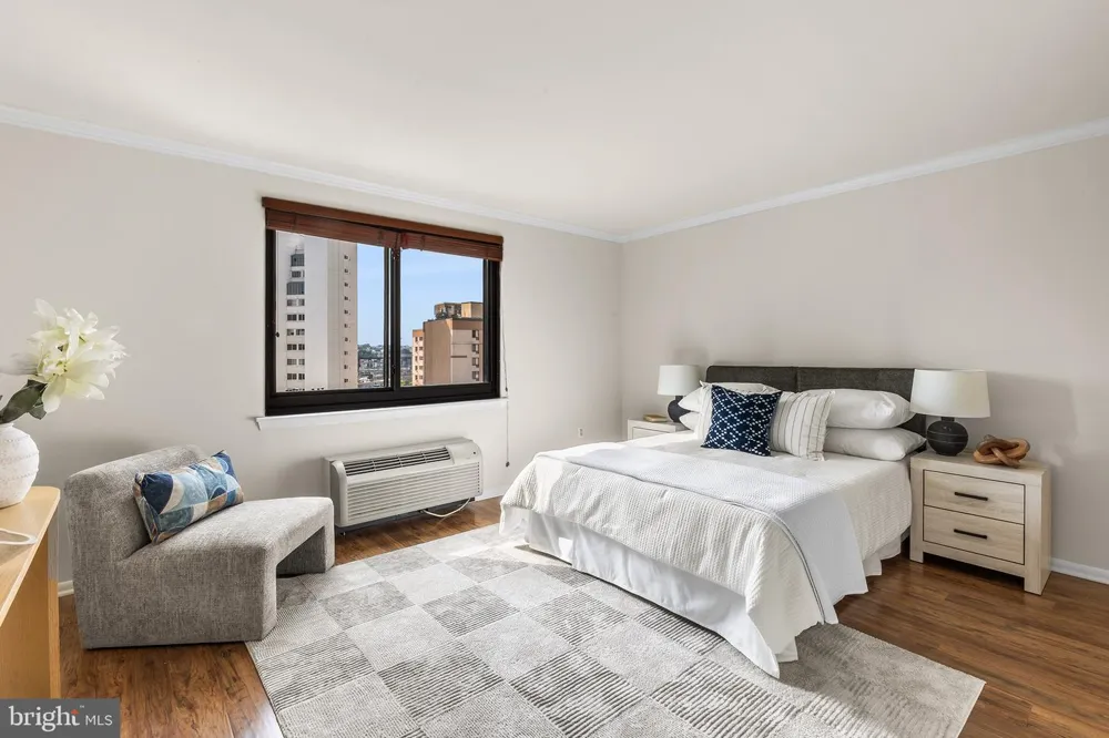 2201 CHERRY STREET #902 AND P6 Philadelphia, PA 19103