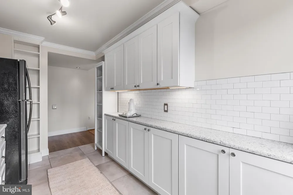 2201 CHERRY STREET #902 AND P6 Philadelphia, PA 19103
