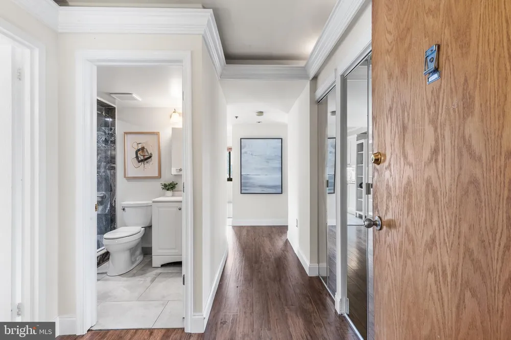 2201 CHERRY STREET #902 AND P6 Philadelphia, PA 19103