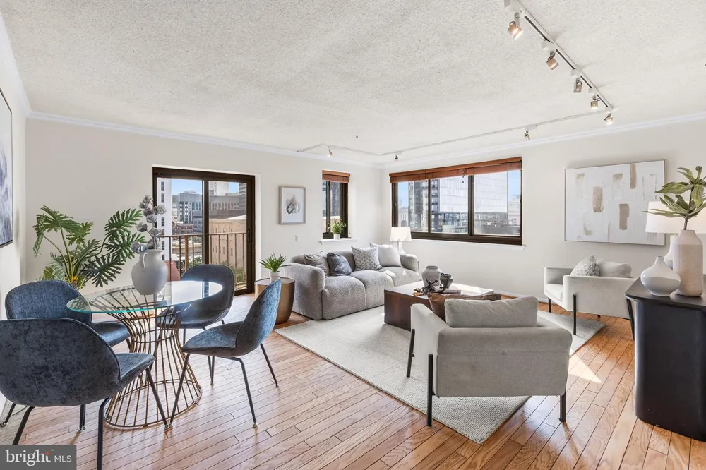 2201 CHERRY STREET #902 AND P6 Philadelphia, PA 19103