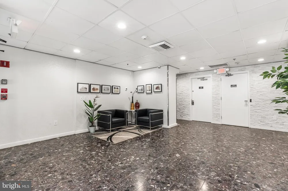 2201 CHERRY STREET #902 AND P6 Philadelphia, PA 19103
