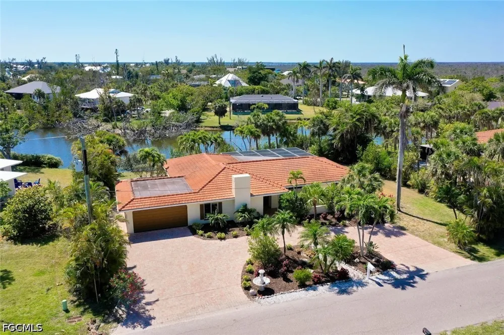 Moonlight Drive Sanibel, FL 33957